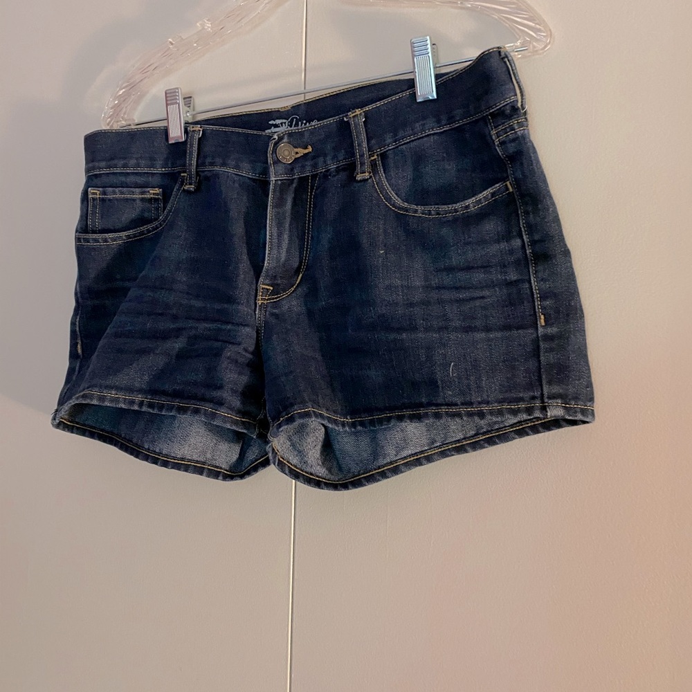 Old Navy dark wash Diva denim shorts